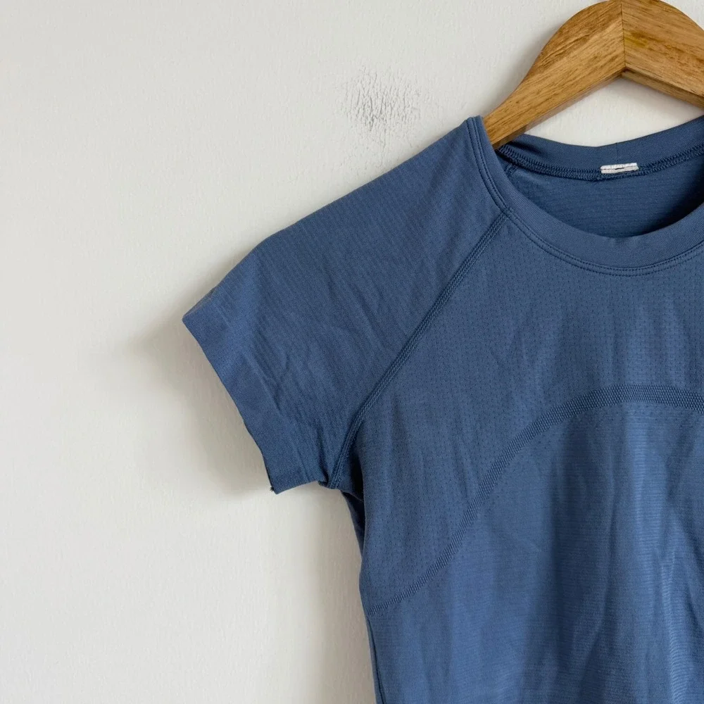 Lululemon Swiftly Tech Cropped Short-Sleeve Shirt 2.0 in Blue Twill